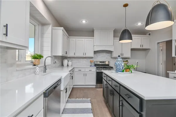 $694,950 | 6114 Lewis Drive, Shawnee, KS 66226