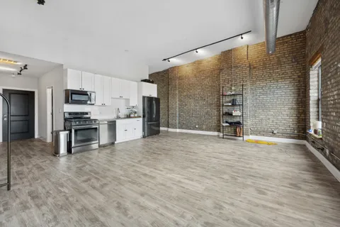 $2,700 | 1572 North Milwaukee Avenue, Unit F, Chicago, IL 60622