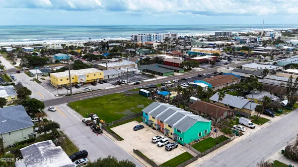 $2,600 | 290 North 2nd Street, Unit 3, Cocoa Beach, FL 32931