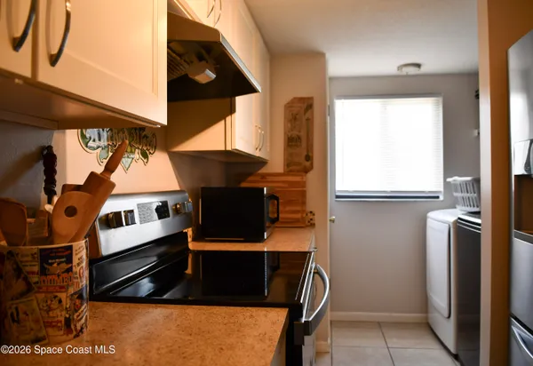 $2,600 | 290 North 2nd Street, Unit 3, Cocoa Beach, FL 32931