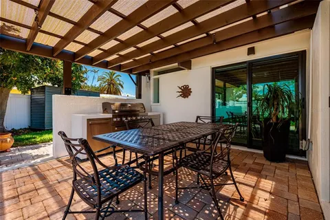 $739,500 | 302 41st Avenue, St. Pete Beach, FL 33706