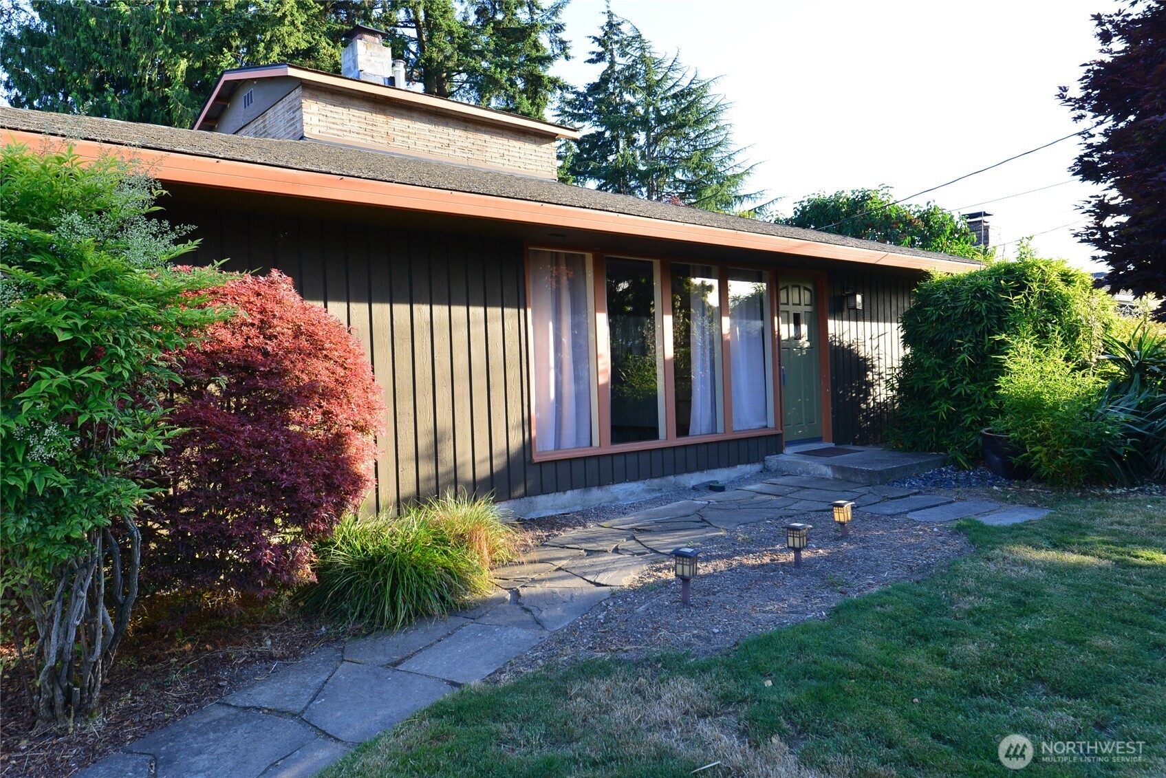 2228 Merchant Way Everett, WA 98208 - Photo 3 of 24
