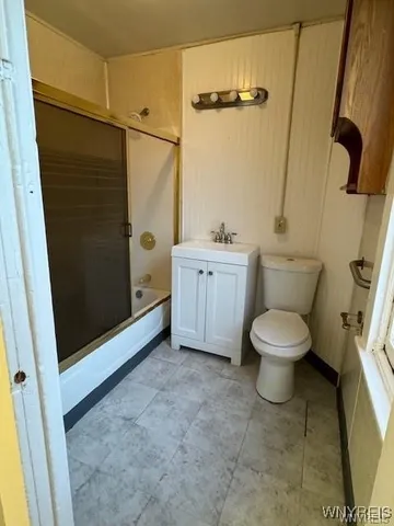 $1,000 | 221 Maple Street, Buffalo, NY 14204