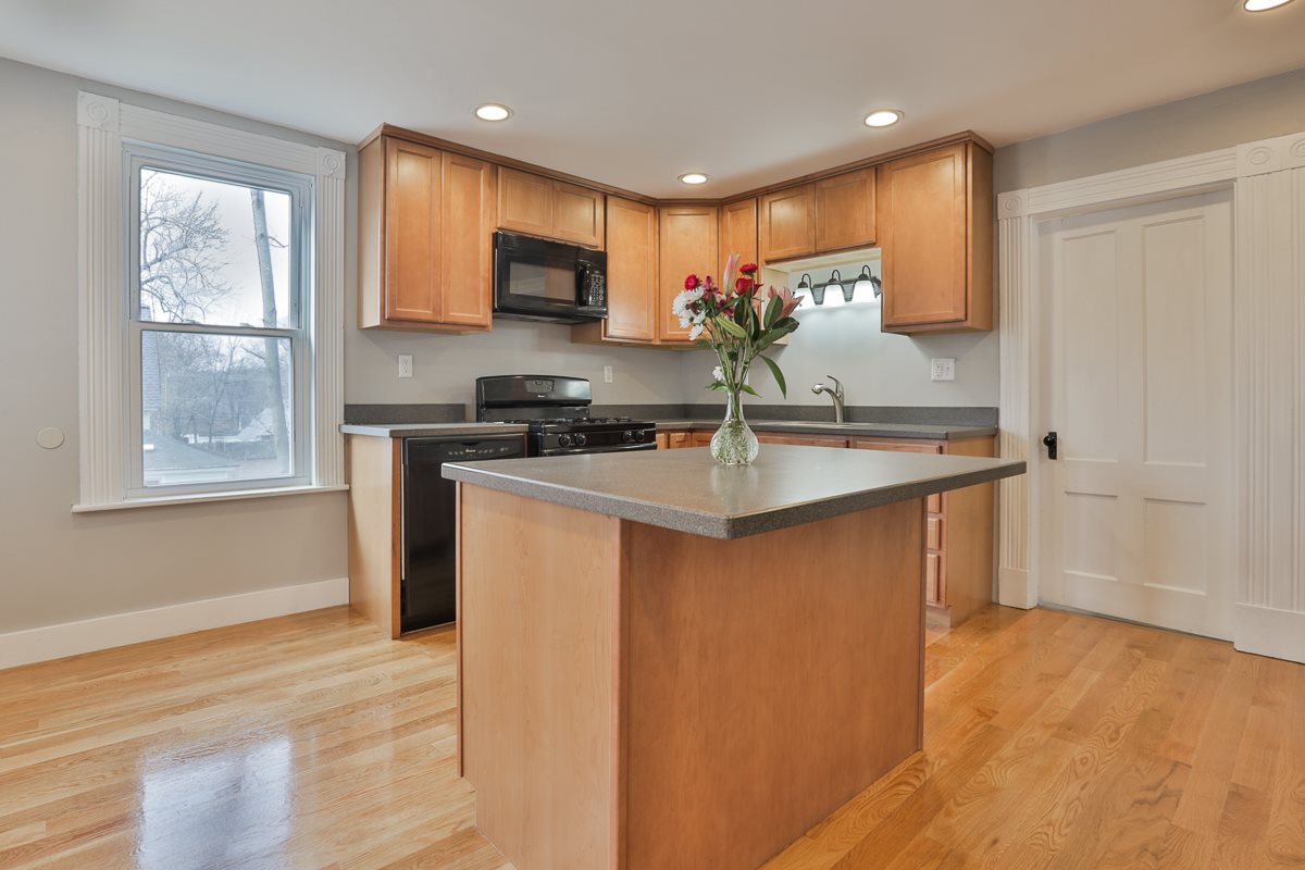 6 Laurel Street Derry, NH 03038 - Photo 12 of 26 Gallery Image 12