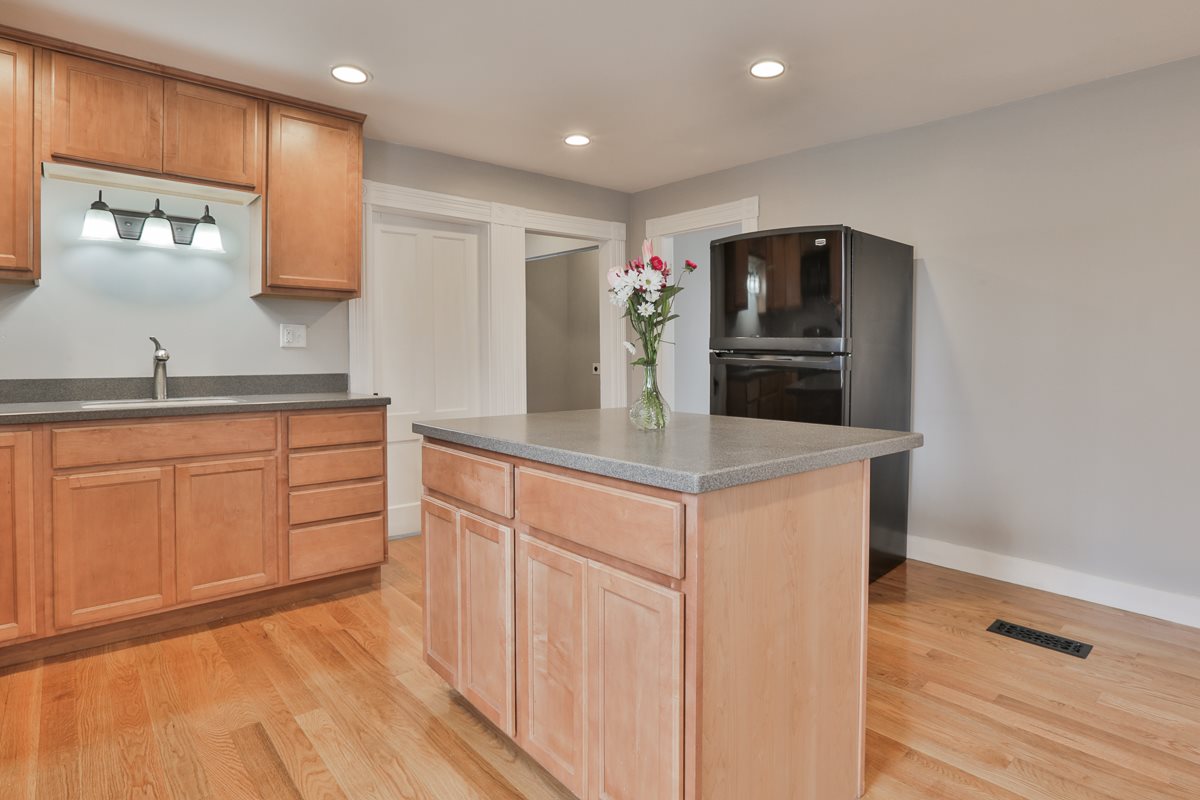 6 Laurel Street Derry, NH 03038 - Photo 13 of 26 Gallery Image 13