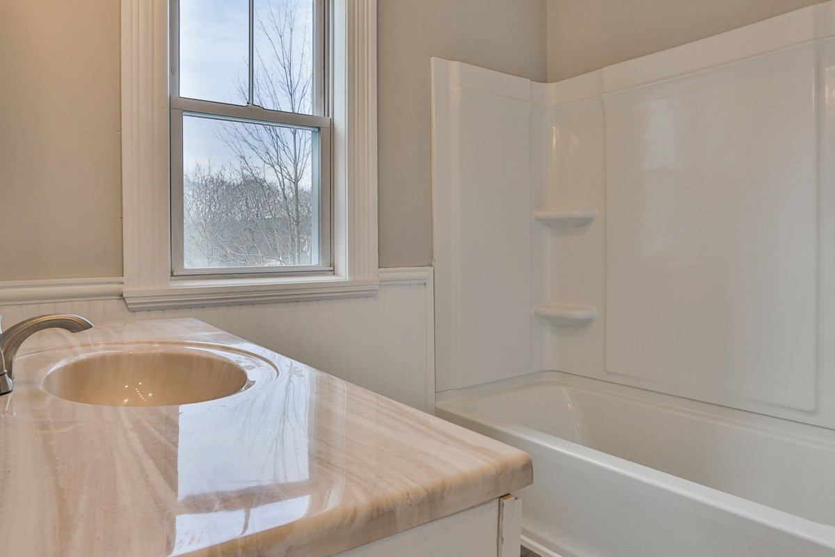 6 Laurel Street Derry, NH 03038 - Photo 16 of 26 Gallery Image 16