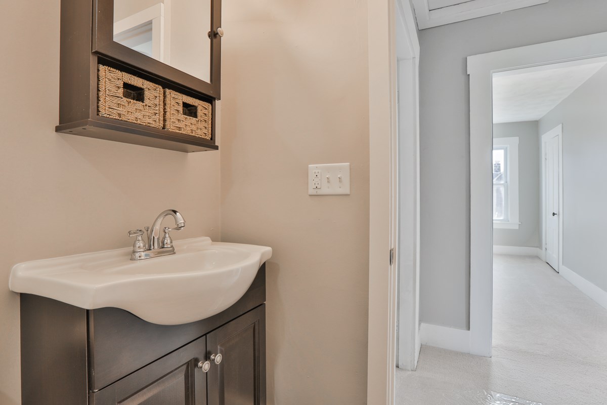 6 Laurel Street Derry, NH 03038 - Photo 23 of 26 Gallery Image 23