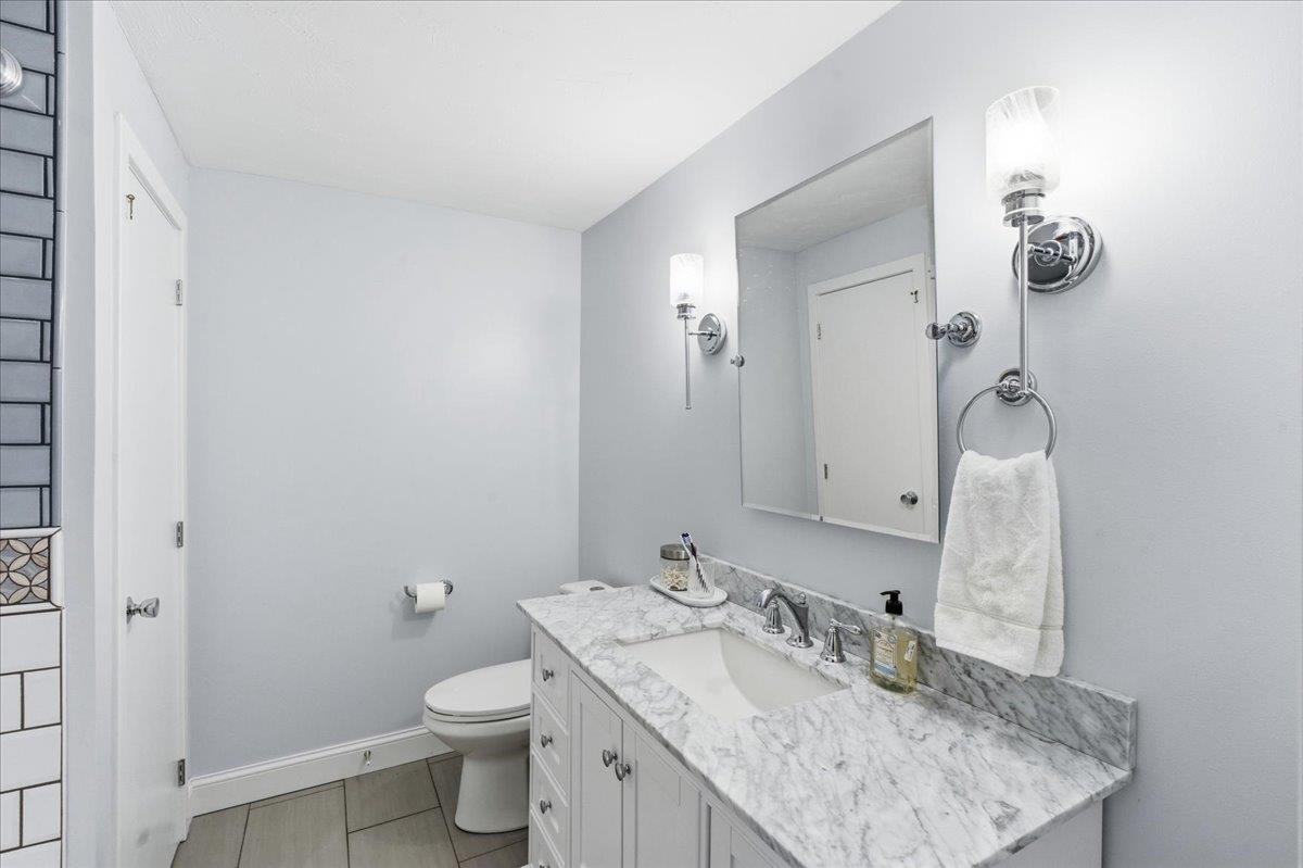 5 Tsienneto Road, Unit 75 Derry, NH 03038 - Photo 21 of 35