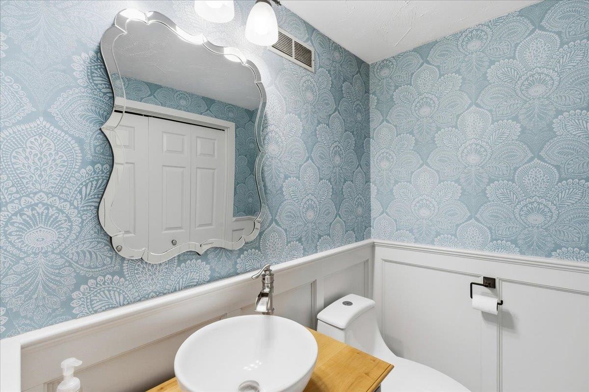 5 Tsienneto Road, Unit 75 Derry, NH 03038 - Photo 5 of 35