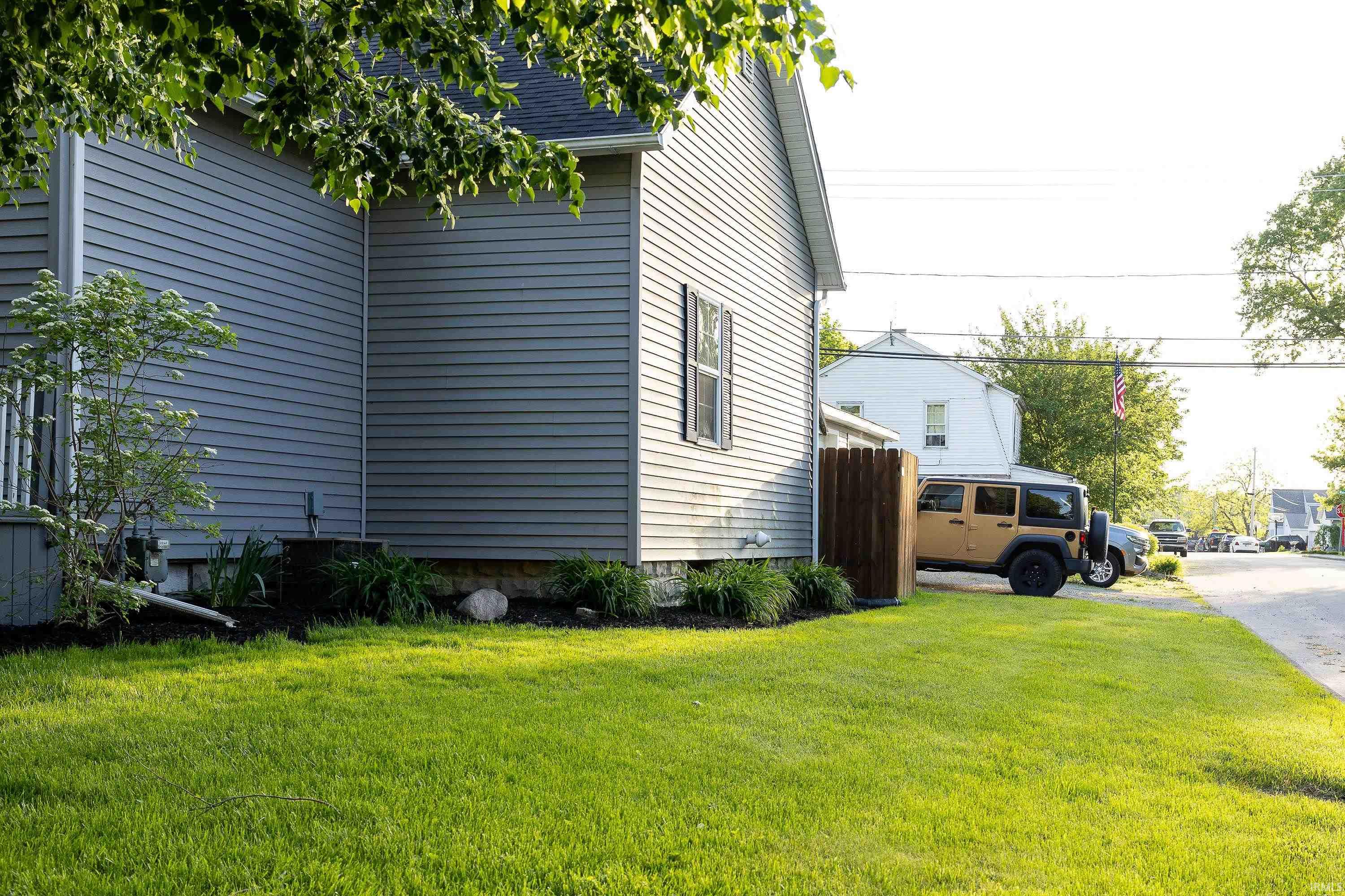 727 North 5th Street Decatur, IN 46733 - Photo 2 of 23