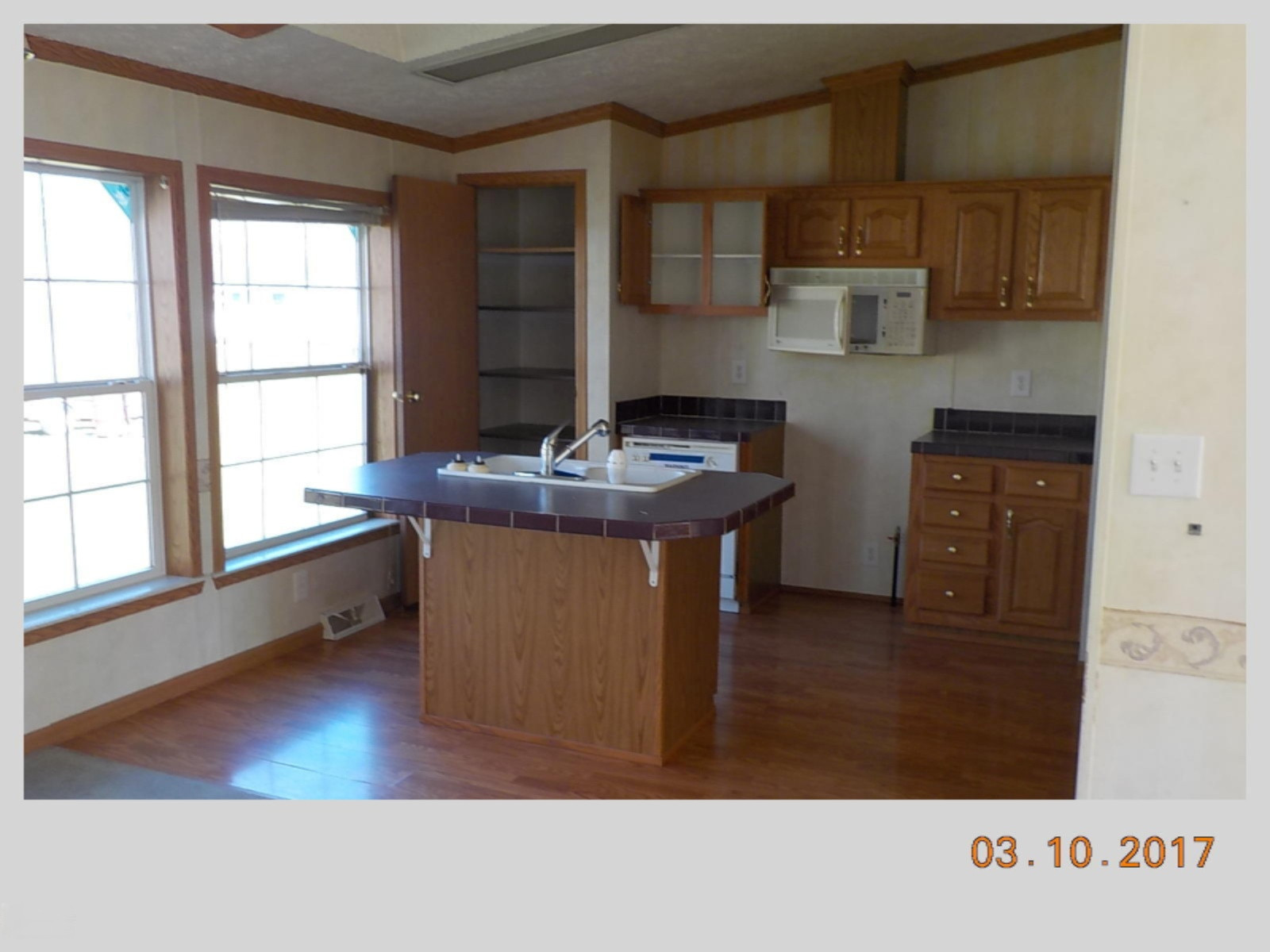 15470 South Street Three Rivers, MI 49093 - Photo 2 of 4 South 3 wks 009