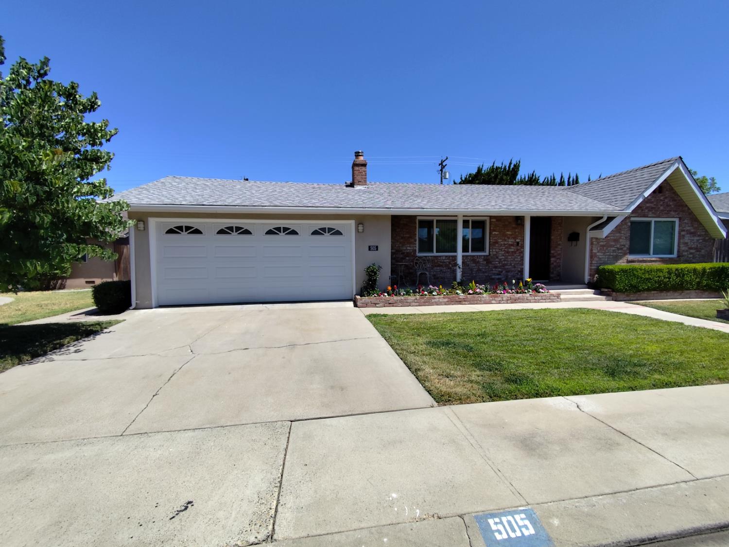 505 Broderick Avenue Modesto, CA 95350 - Photo 4 of 72