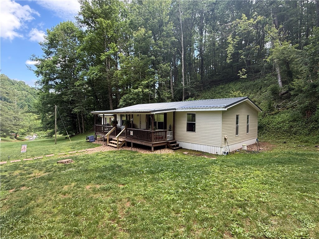 315 Walter Blevins Road Lansing, NC 28643 - Photo 15 of 27