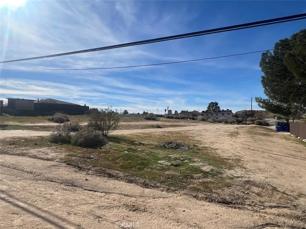 0 Mondamon Road Apple Valley, CA 92307 - Photo 10 of 11 a view of ocean view with beach
