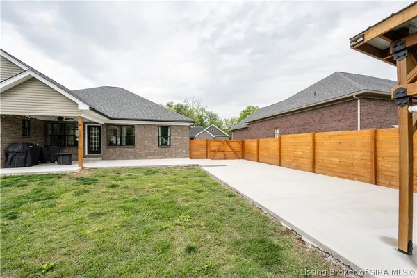 $545,000 | 1109 Dora Drive, Sellersburg, IN 47172