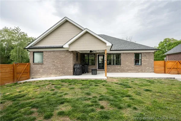 $545,000 | 1109 Dora Drive, Sellersburg, IN 47172