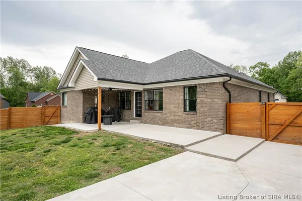$545,000 | 1109 Dora Drive, Sellersburg, IN 47172