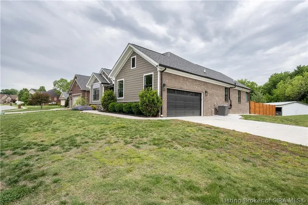 $545,000 | 1109 Dora Drive, Sellersburg, IN 47172