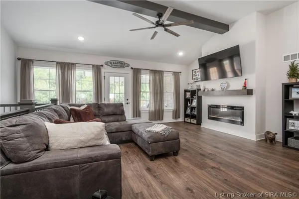 $545,000 | 1109 Dora Drive, Sellersburg, IN 47172