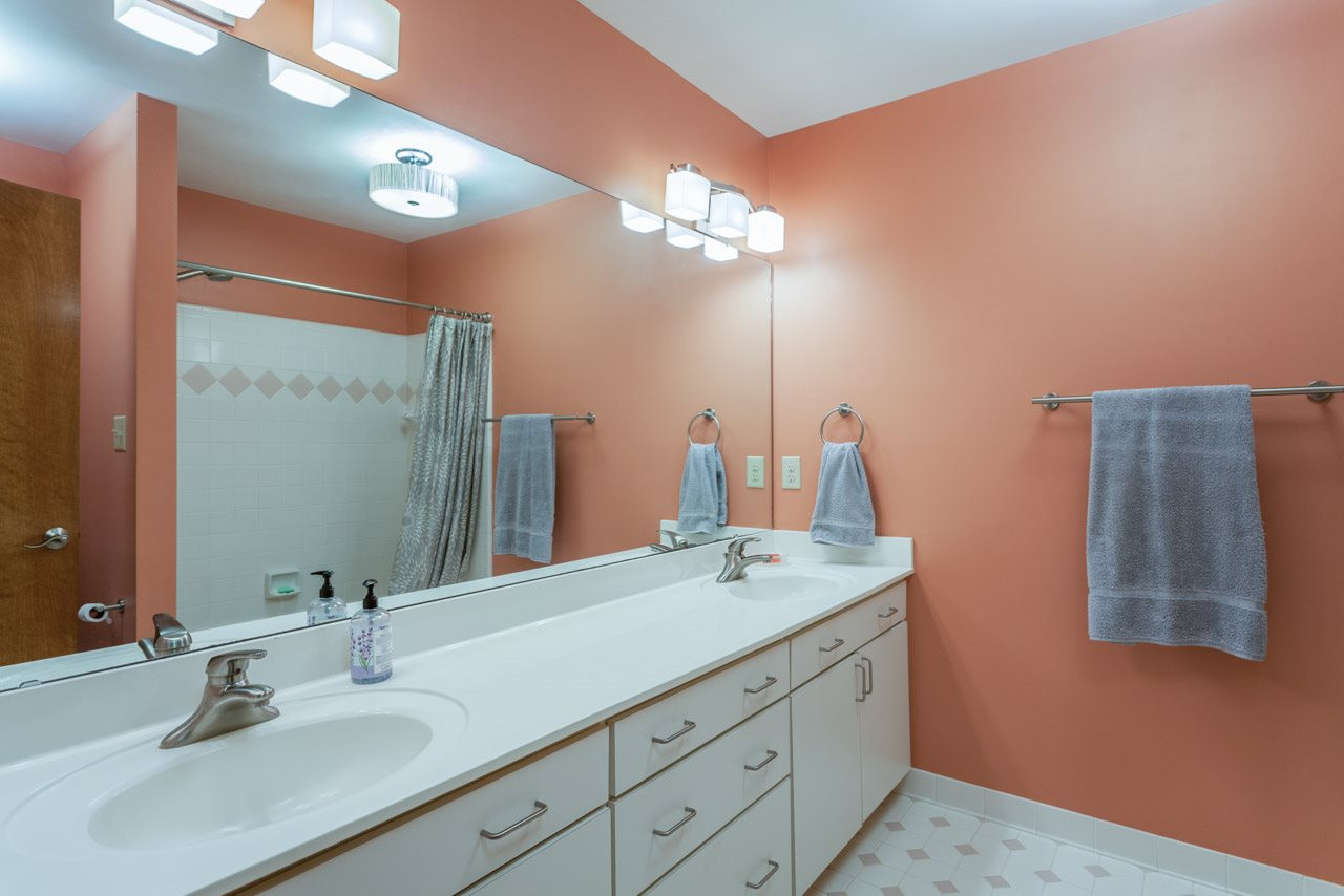 10100 Ethridge Court Raleigh, NC 27615 - Photo 19 of 25 Hall Bath