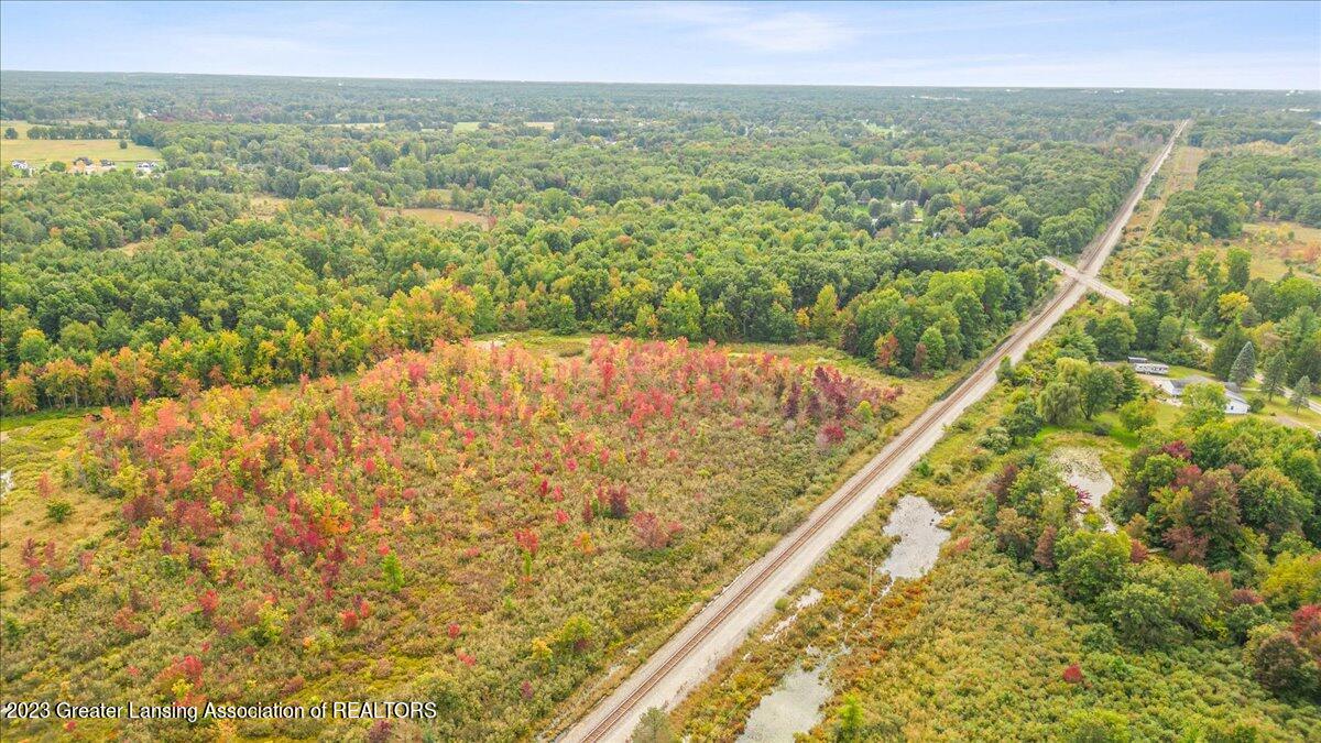 6260 Green Road Haslett, MI 48840 - Photo 36 of 39 03-Media Jett-5