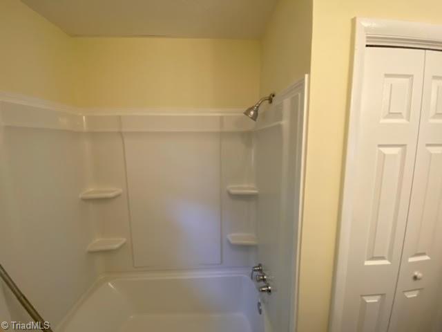 335 Leonard Road Mount Airy, NC 27030 - Photo 15 of 25 Bathrub