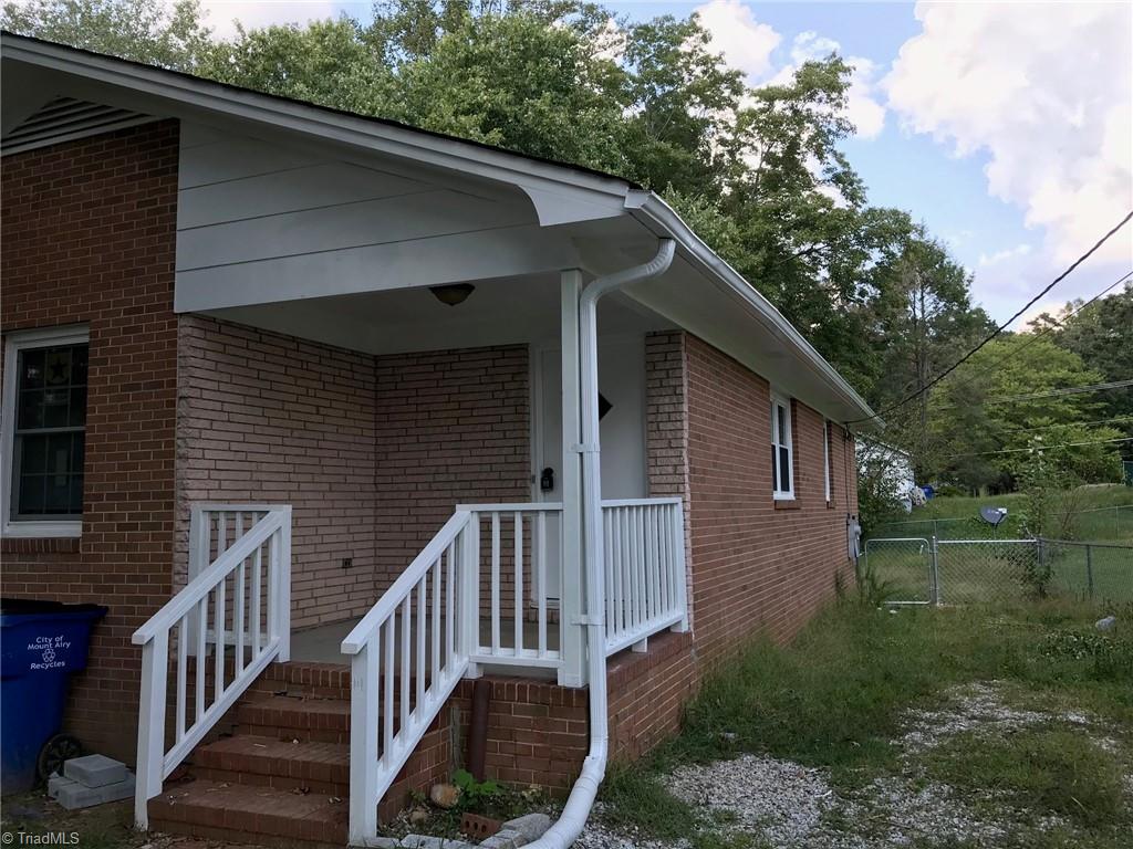 335 Leonard Road Mount Airy, NC 27030 - Photo 4 of 25 Gallery Image 4