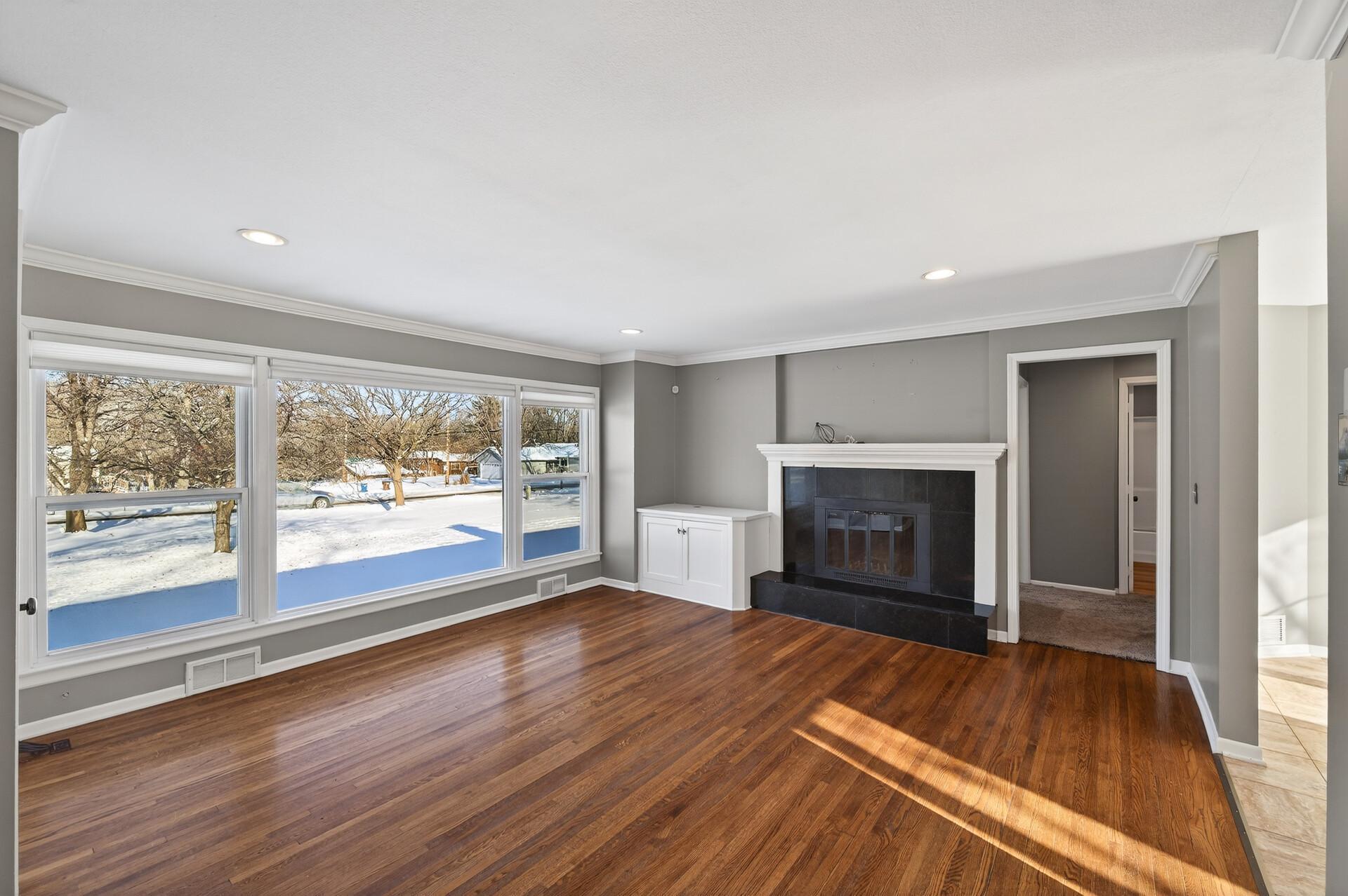 25815 Wildrose Lane Excelsior, MN 55331 - Photo 2 of 21