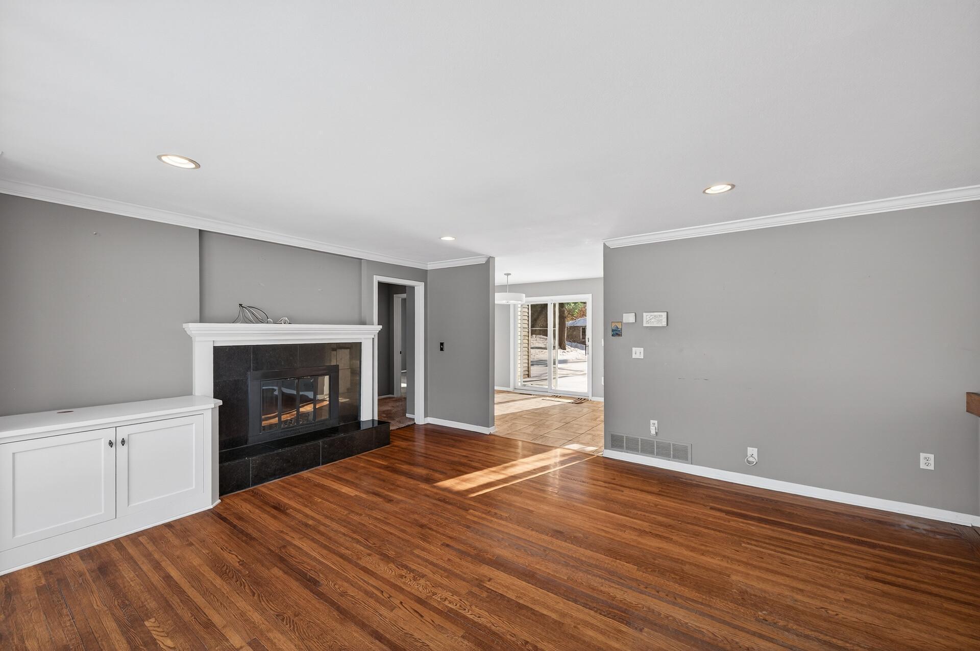 25815 Wildrose Lane Excelsior, MN 55331 - Photo 4 of 21