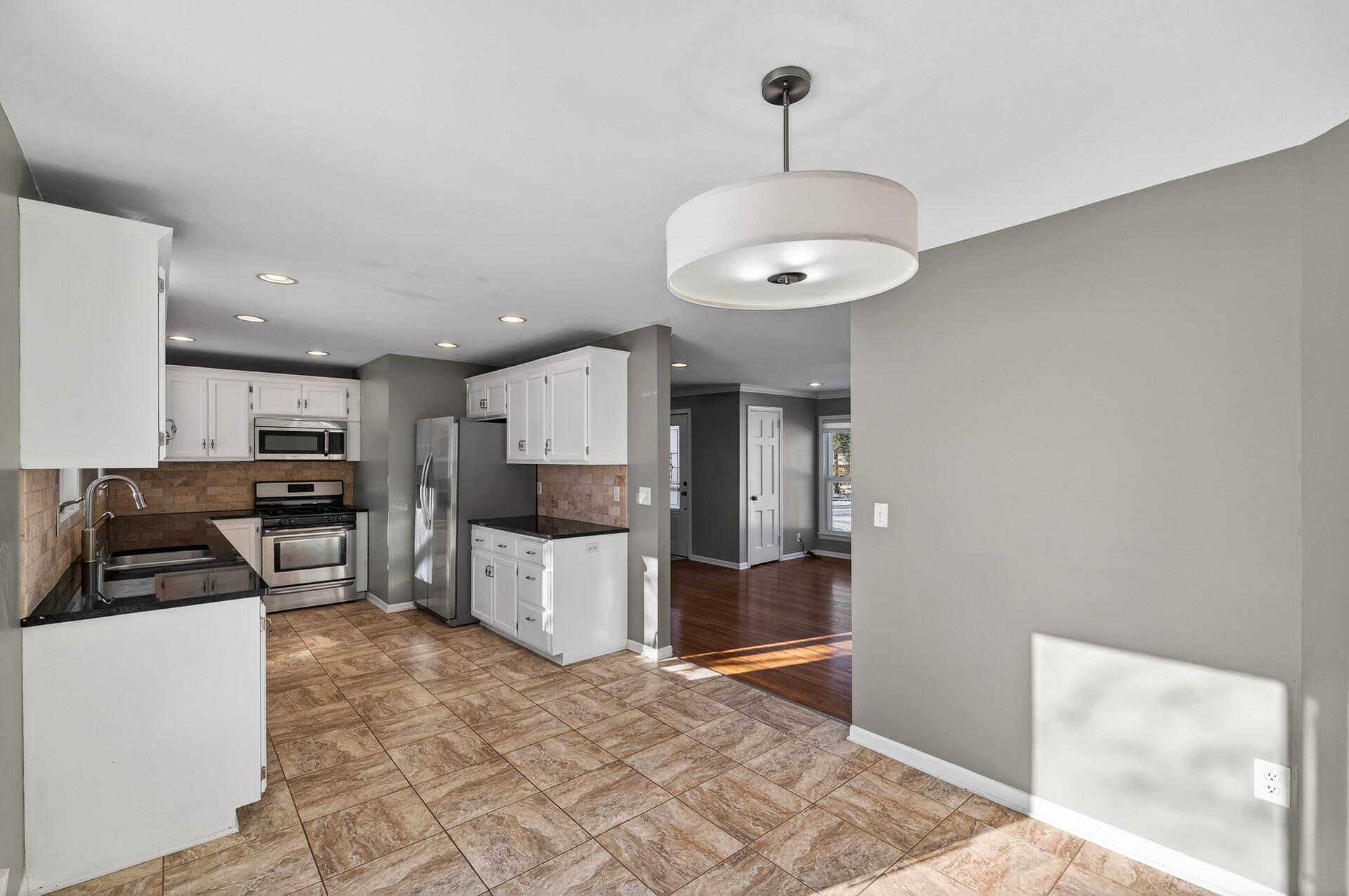 25815 Wildrose Lane Excelsior, MN 55331 - Photo 5 of 21