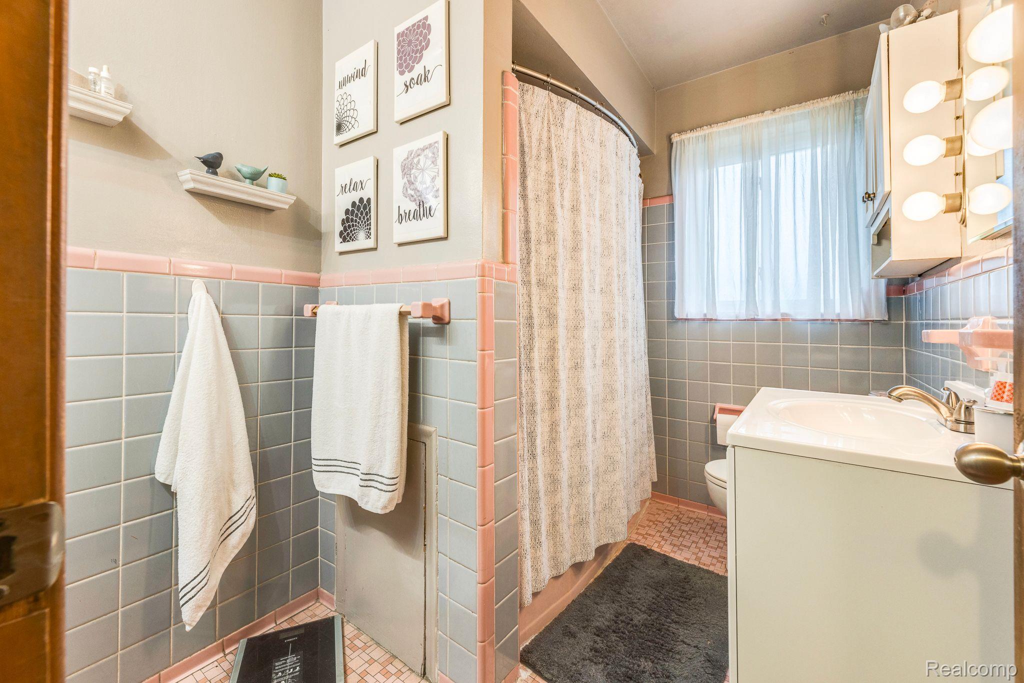 23730 Roxana Avenue Eastpointe, MI 48021 - Photo 22 of 35 Gallery Image 22