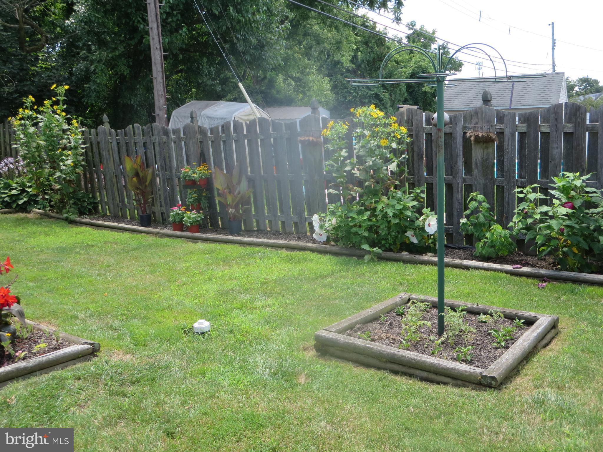 52 Hollow Road Levittown, PA 19056 - Photo 22 of 51 Exterior Rear Side with Fence