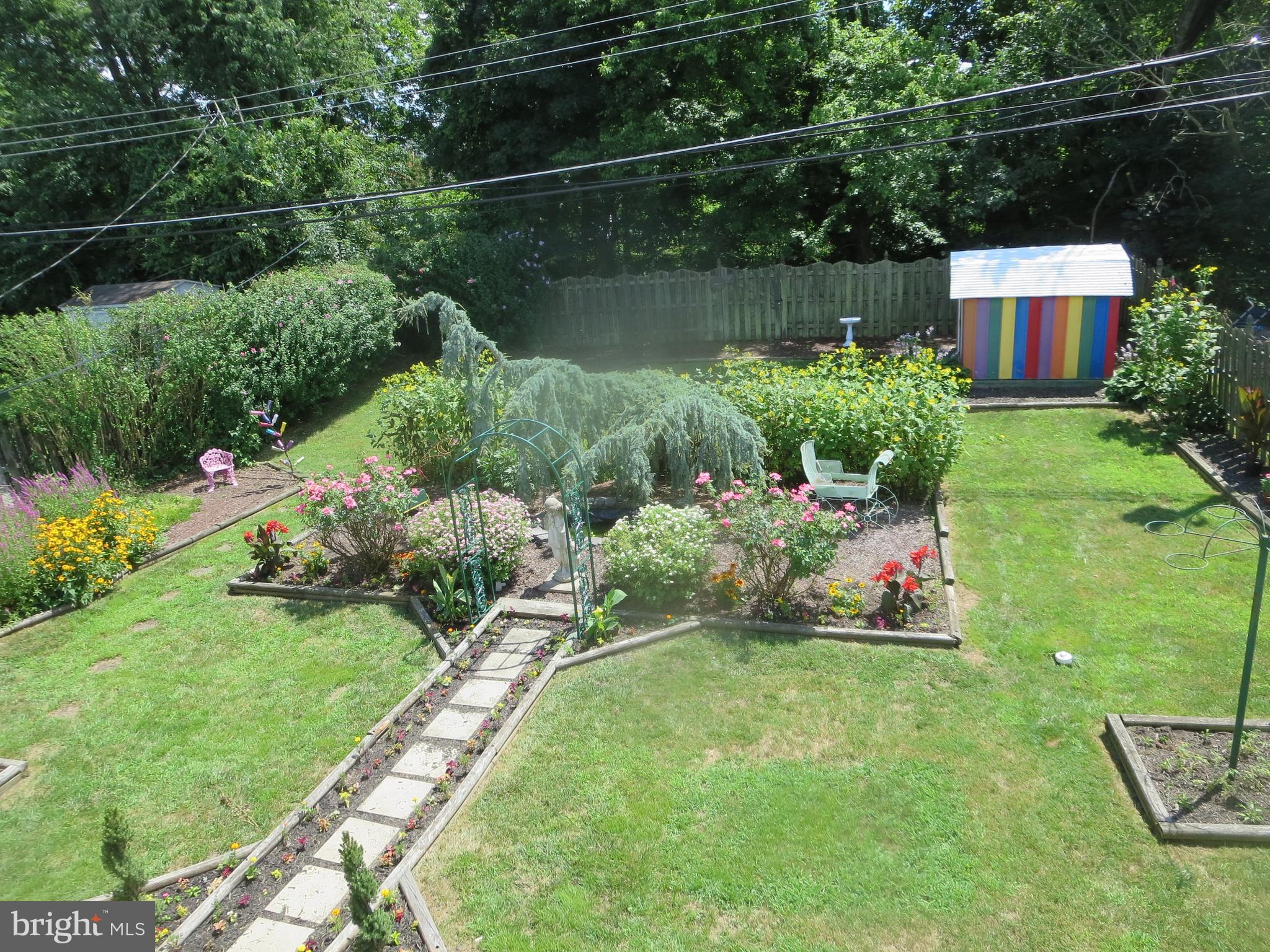 52 Hollow Road Levittown, PA 19056 - Photo 5 of 51 Exterior Rear Back Yard with no Homes Behind