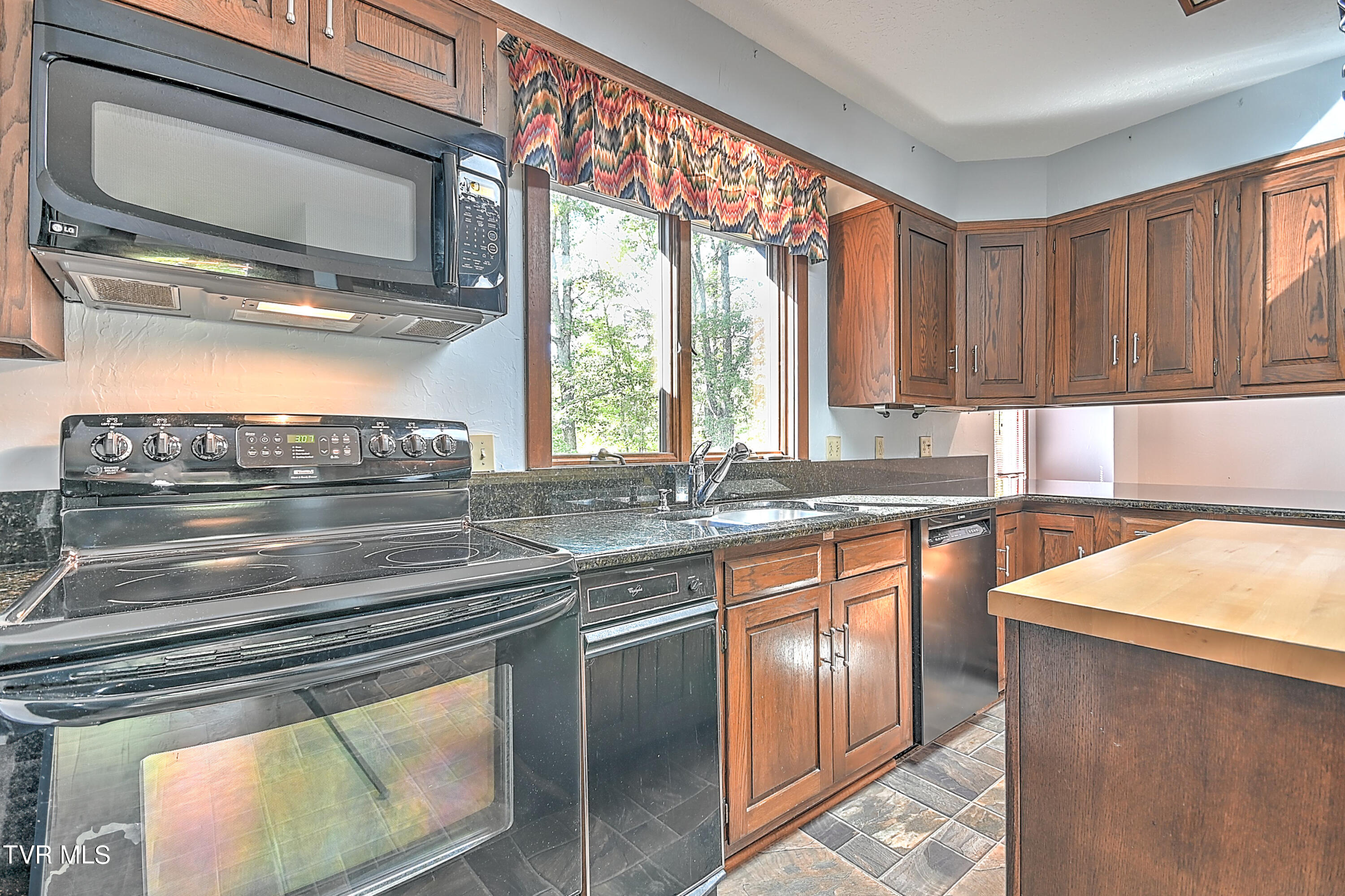 52 Grove Hill Road Kingsport, TN 37660 - Photo 29 of 80 52 Grove Hill Rd ES-24