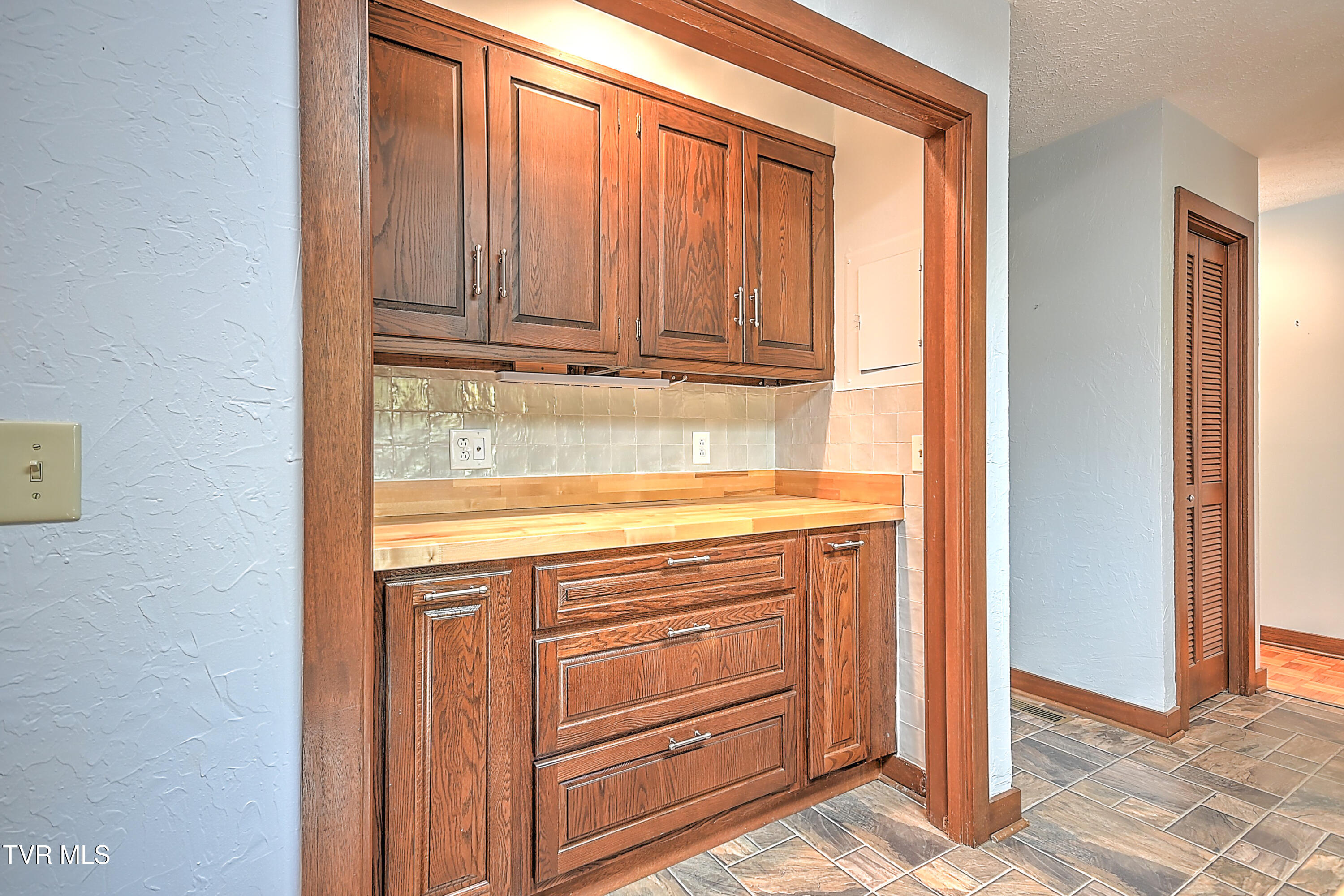 52 Grove Hill Road Kingsport, TN 37660 - Photo 33 of 80 52 Grove Hill Rd ES-28