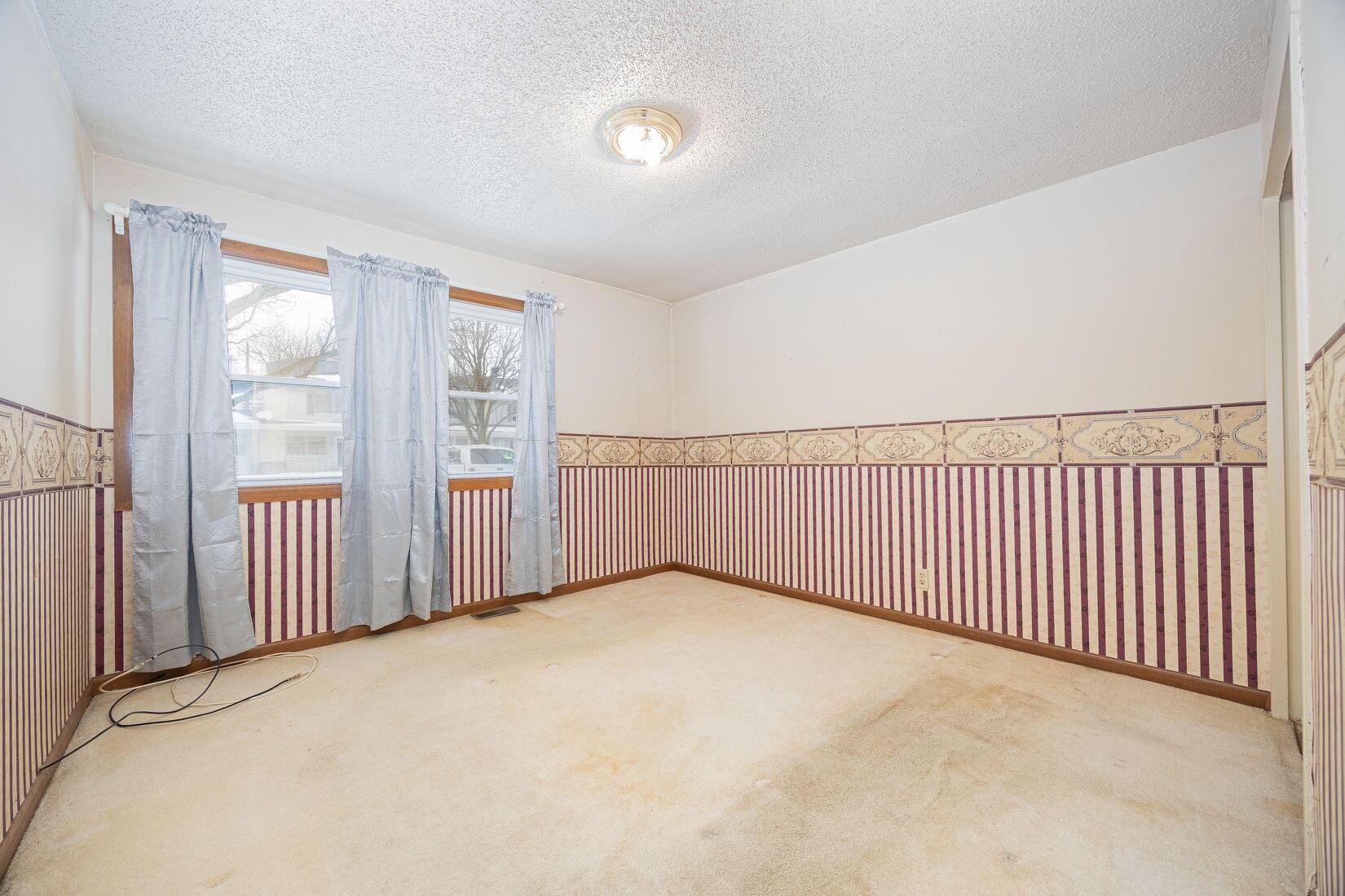 11 Oak Road Columbus, OH 43217 - Photo 10 of 16 17-web-or-mls-11 Oak Rd-17