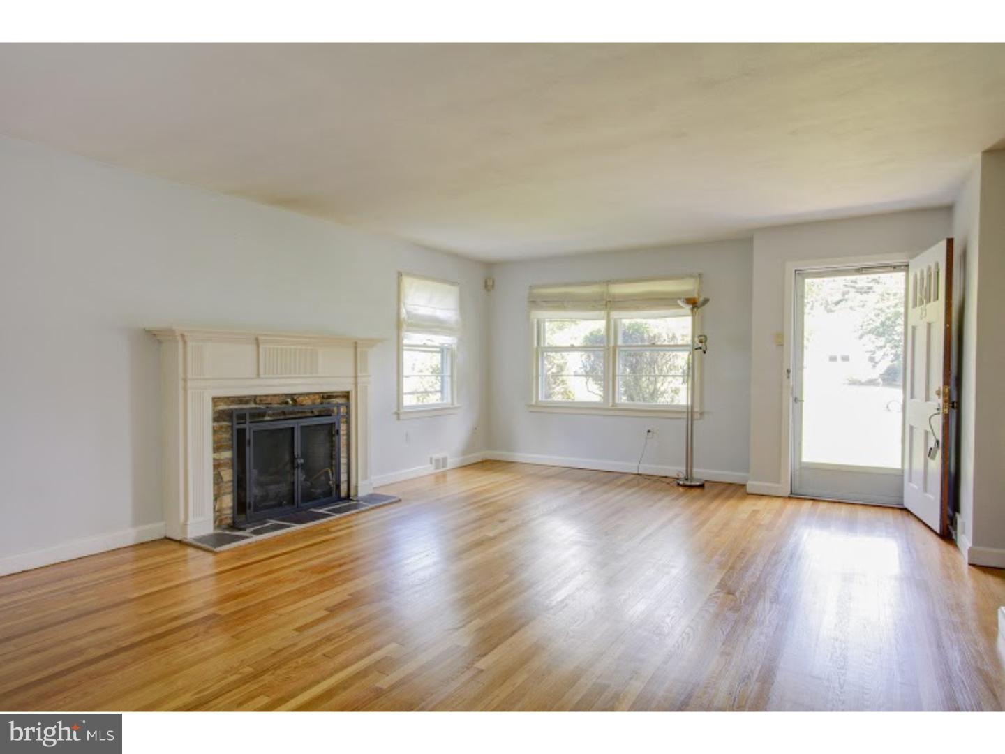 25 Hilltop Road Ewing, NJ 08638 - Photo 4 of 25
