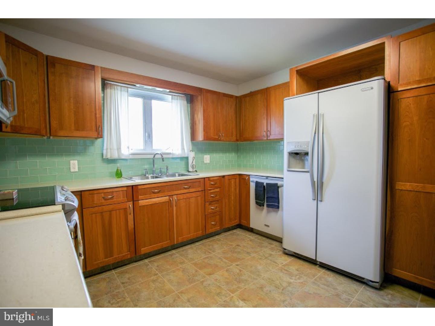 25 Hilltop Road Ewing, NJ 08638 - Photo 5 of 25