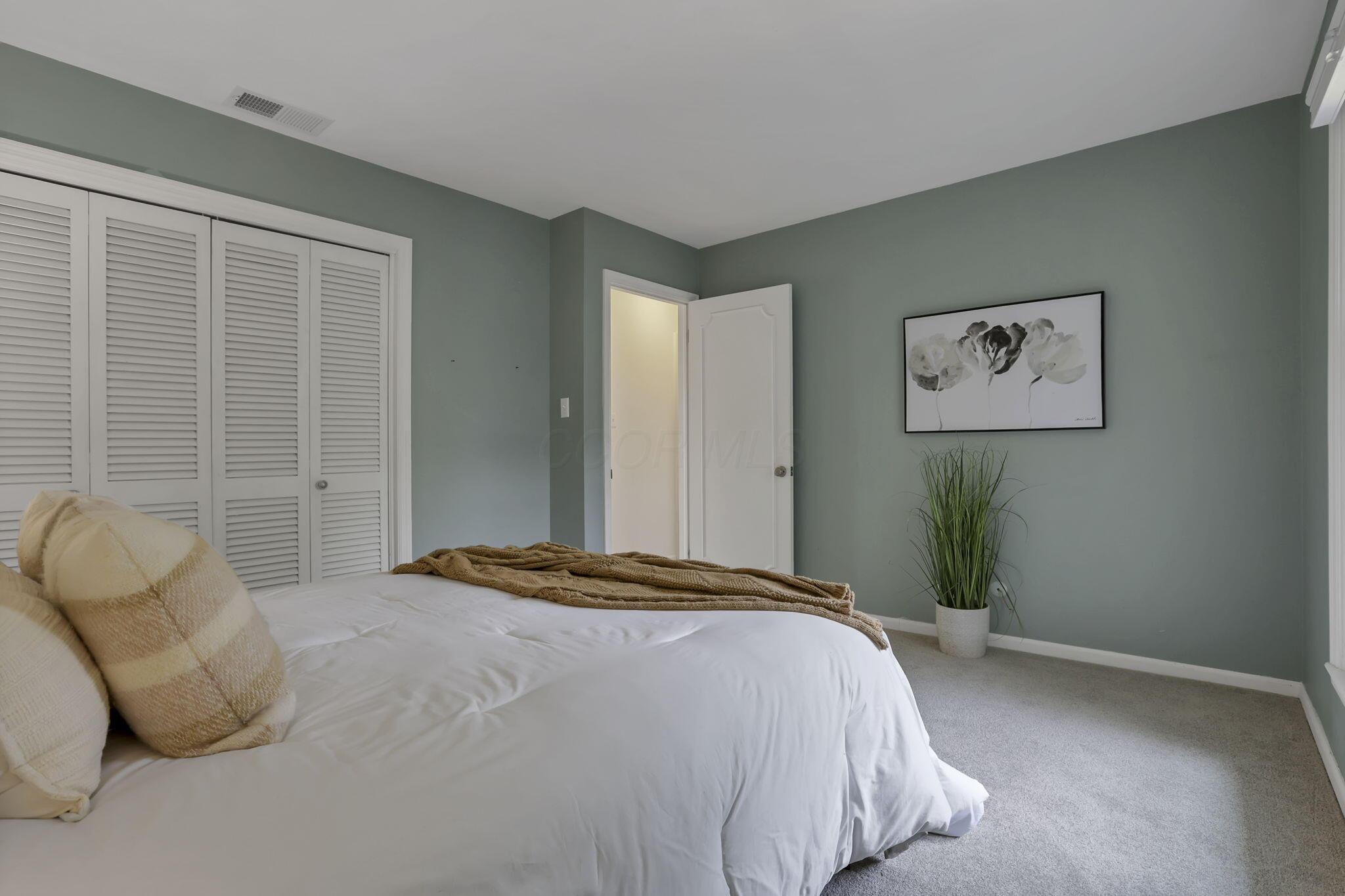 1631 Roxbury Road, Unit B6 Columbus, OH 43212 - Photo 15 of 26 Bedroom 1