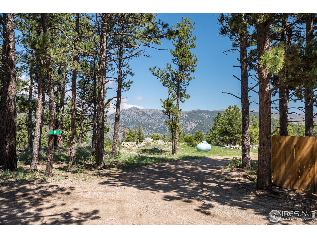 112 Deer Trail Road Boulder, CO 80302 - Photo 3 of 34 a view of a backyard