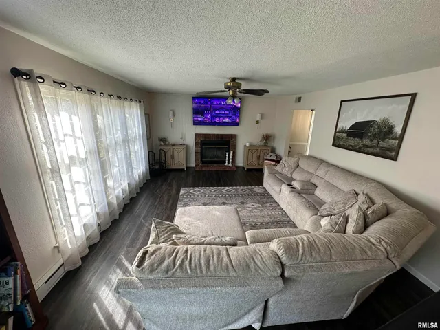 $199,900 | 1307 Charles Street, Carterville, IL 62918