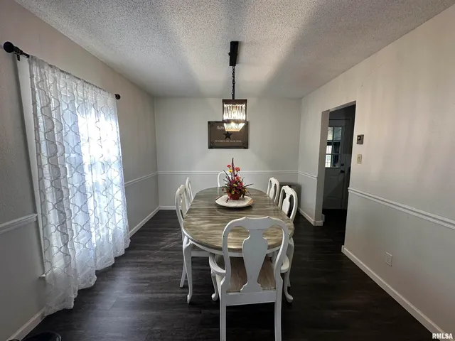 $199,900 | 1307 Charles Street, Carterville, IL 62918