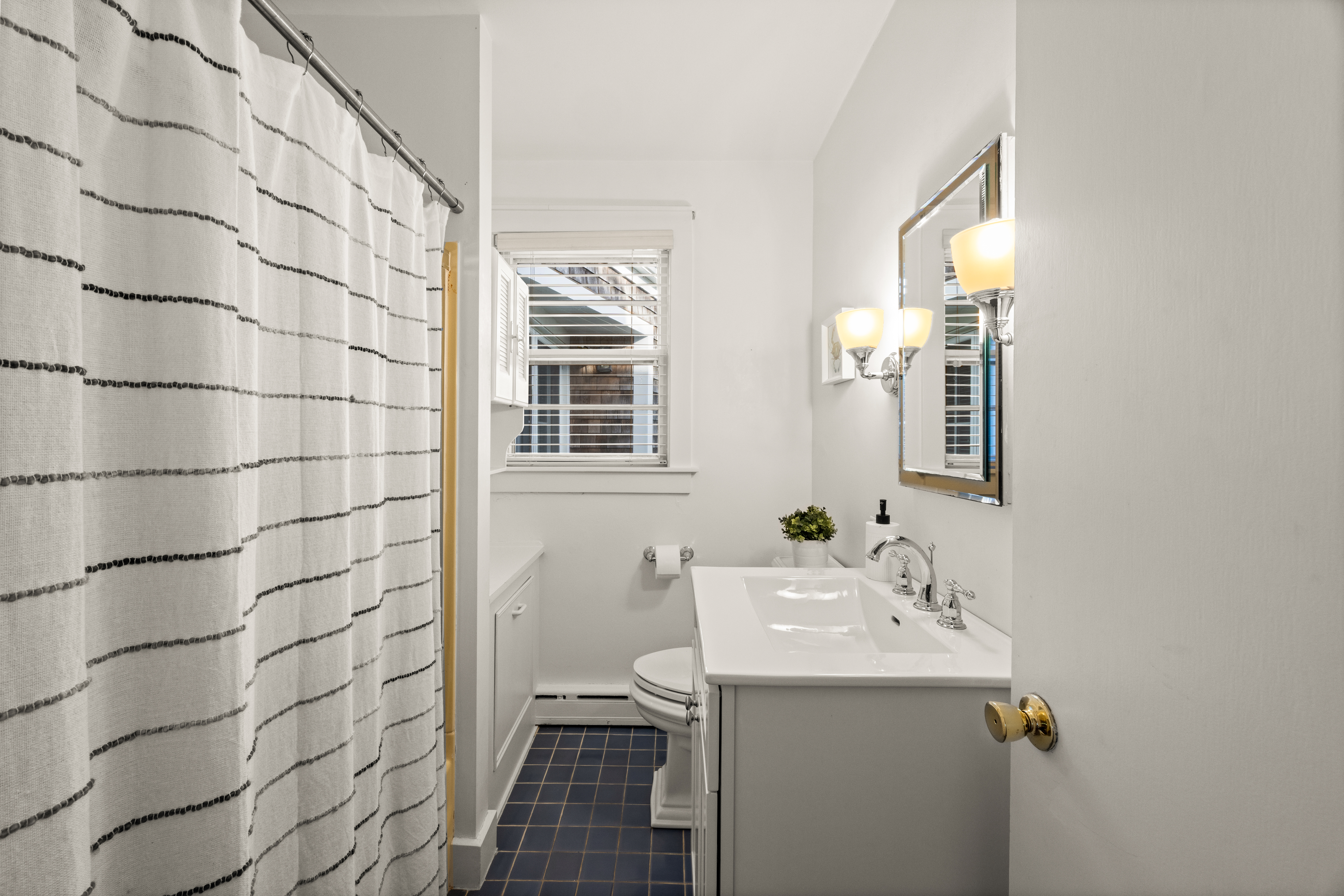 13 Planting Field Way Edgartown, MA 02539 - Photo 19 of 46 First floor full bath