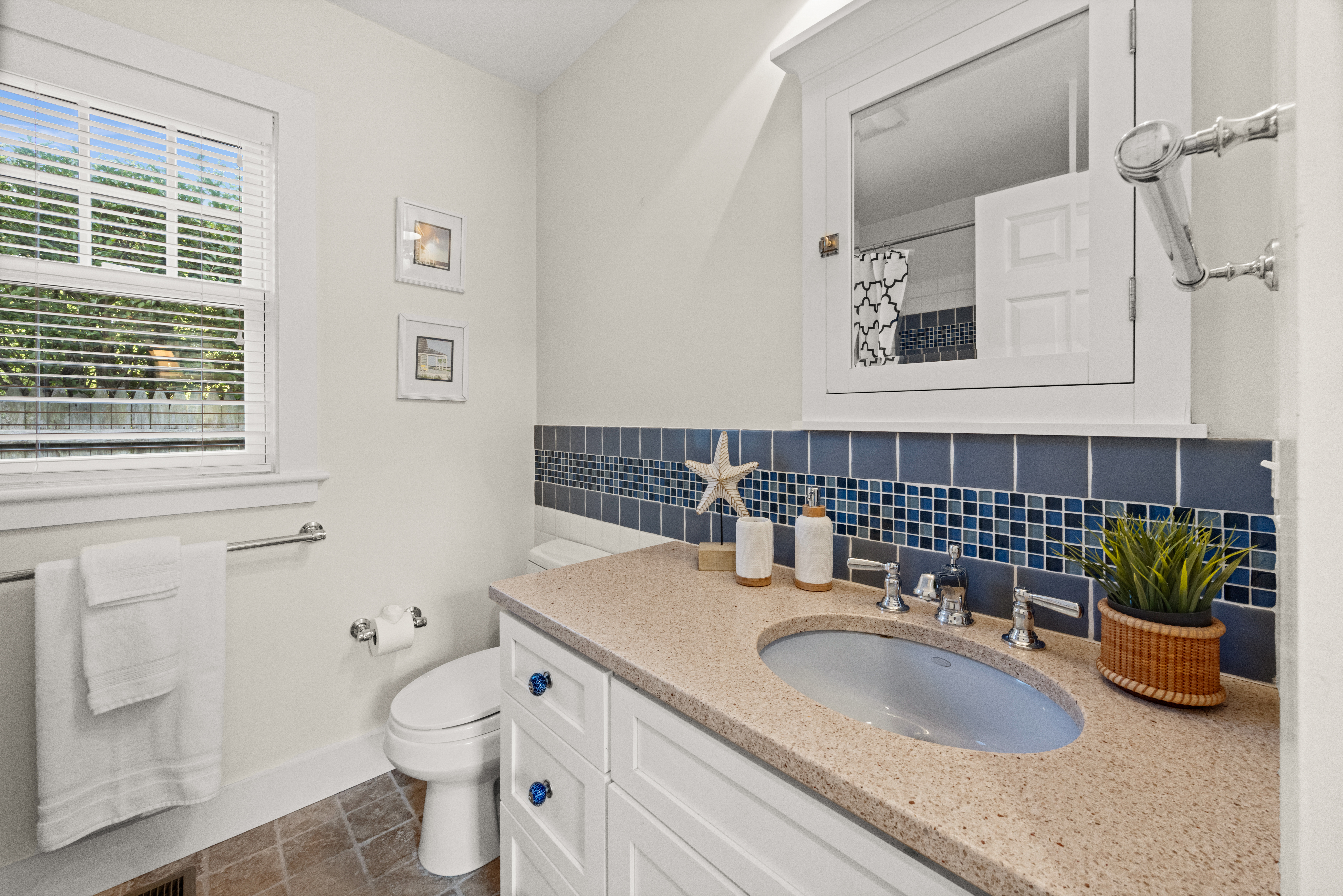 13 Planting Field Way Edgartown, MA 02539 - Photo 28 of 46 Primary suite full bath