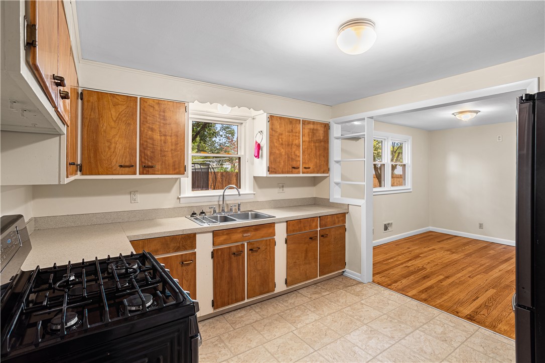 85 Sachem Road North Kingstown, RI 02852 - Photo 10 of 39 Gallery Image 10