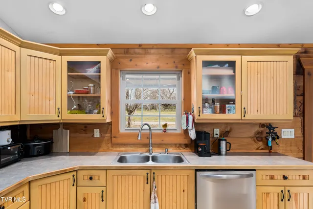 $465,000 | 2715 Old Stage Road, Afton, TN 37616