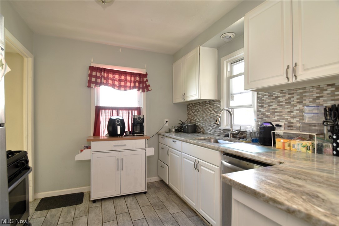 4205 Okalona Road South Euclid, OH 44121 - Photo 8 of 21 Kitchen