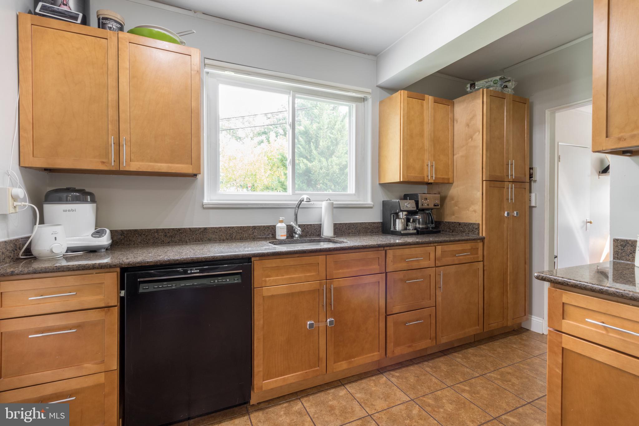41 Ridge Road Greenbelt, MD 20770 - Photo 4 of 17