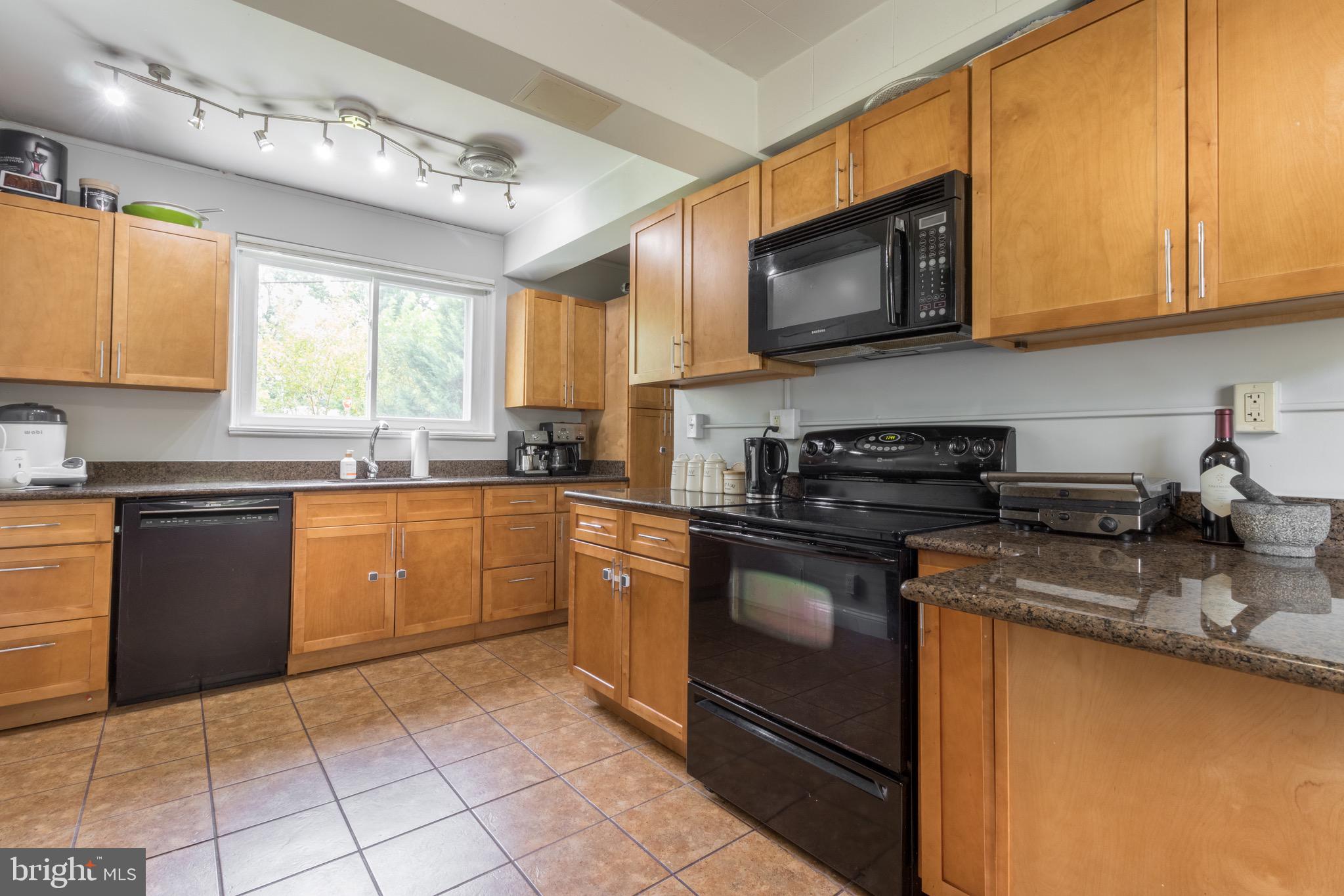 41 Ridge Road Greenbelt, MD 20770 - Photo 6 of 17