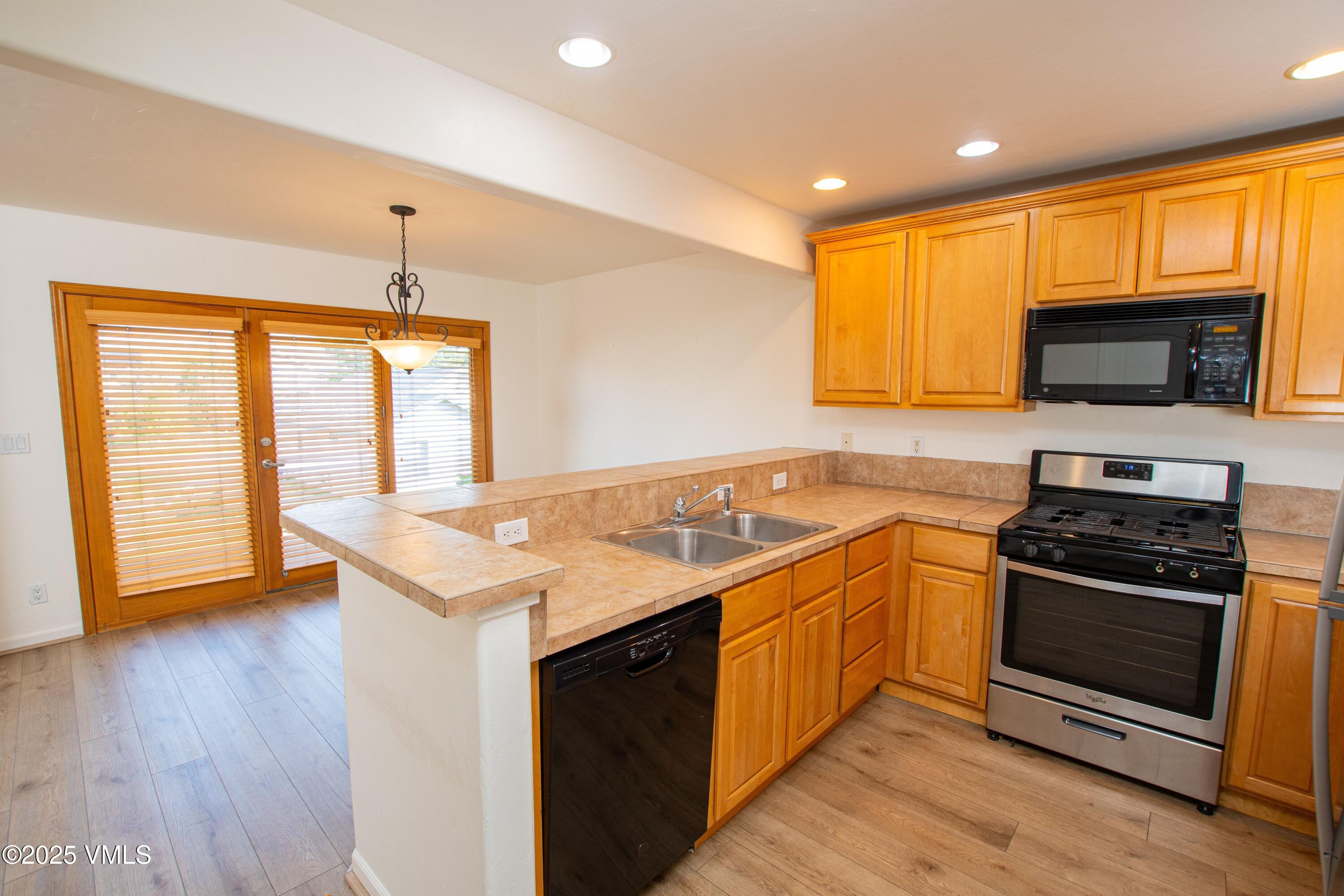 60 Mill Road, Unit N2 Eagle, CO 81631 - Photo 5 of 5 Kitchen:Dining
